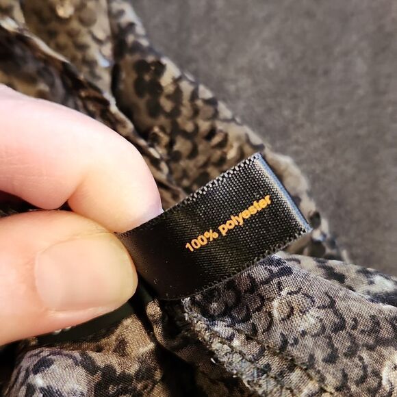 Outback red small top snake print animal print blouse with front pockets - Picture 6 of 8